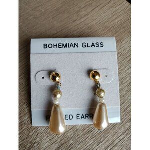 NWT Vintage Maison Blanche Bohemian Glass Pearl Drop Earrings Gold Accents Pierc